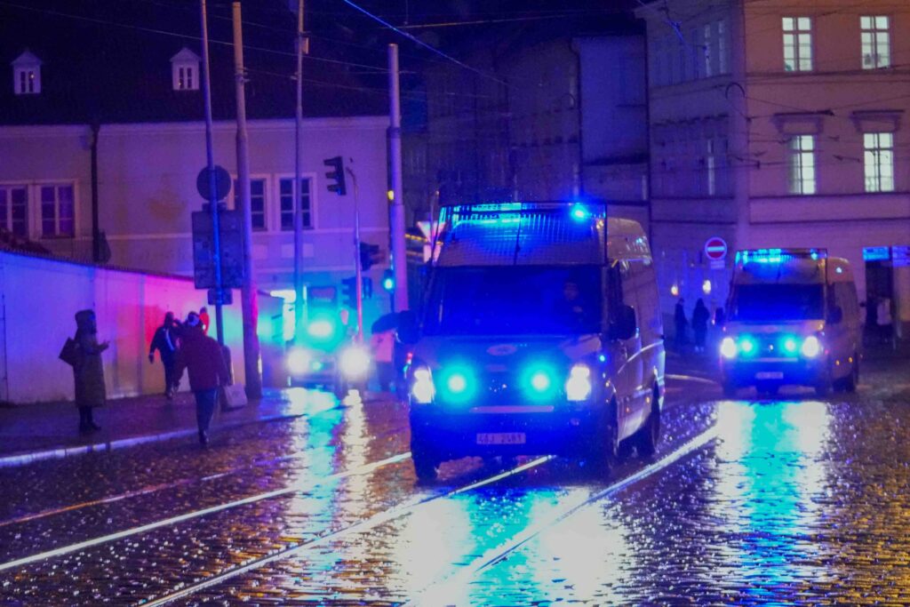 NOVA DRAMA U PRAGU: Policija na nogama, uhapšena dvojica muškaraca