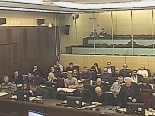 STARCE UBIJALI MOTORNOM TESTEROM: Potresna svedočenja na suđenju Atifu Dudakoviću za zločine nad Srbima