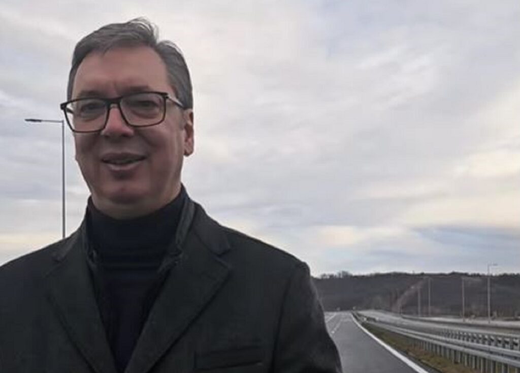 „PONOSAN NA SRBIJU KOJA SE GRADI“: Predsednik Vučić najavio otvaranje brze saobraćajnice Lajkovac – Divci (VIDEO)