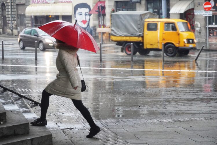 PROGNOZA VREMENA: U Srbiji danas oblačno sa kišom i snegom na planinama