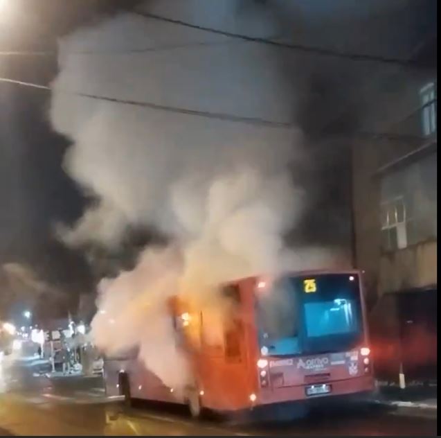 Dim kuljao iz gradskog autobusa u Beogradu