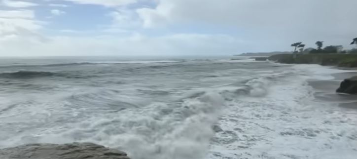 AMERIKA NA UDARU SNAŽNOG NEVREMENA! Ciklon donosi ledenu kišu, opasnost od TORNADA! (VIDEO)