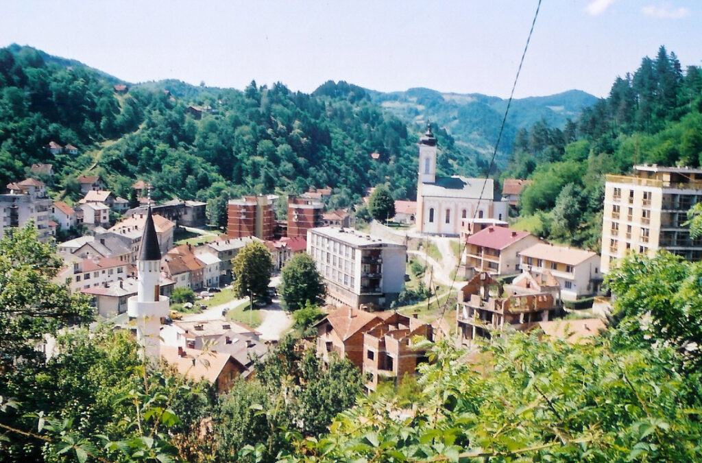 IZAZIVALI ĐAVOLA: Na Badnji dan pucali  u Potočarima kod Srebrenice