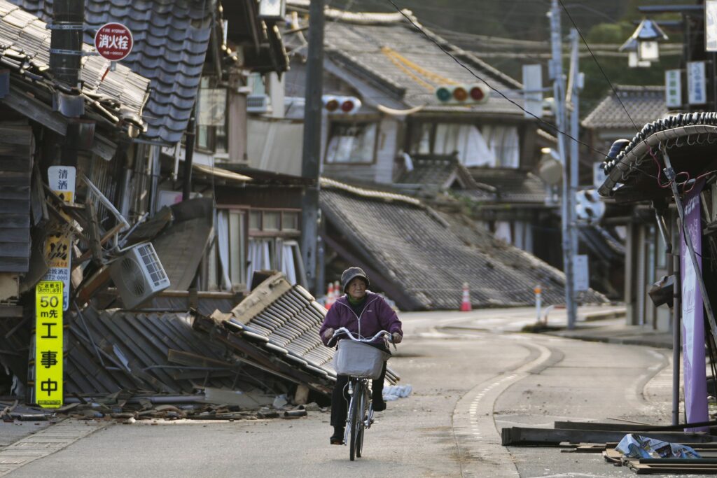 CRNI BILANS ZEMLJOTRESA U JAPANU: Više od 200 ljudi se vodi kao nestalo