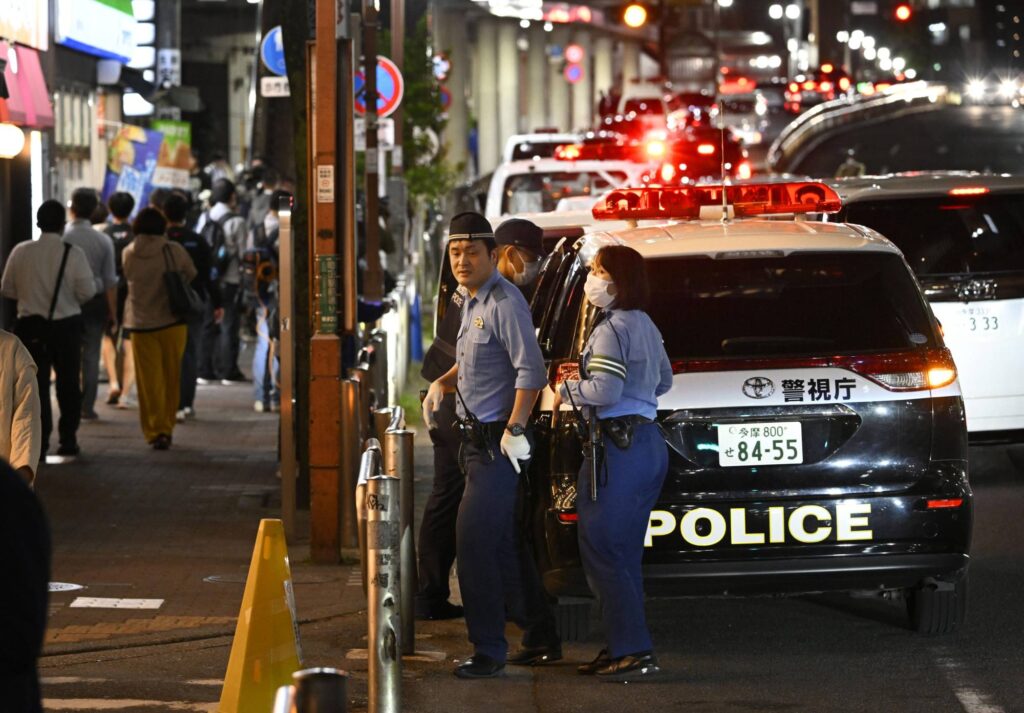 TRAGEDIJA U TOKIJU: Žena izbola nožem tri osobe u vozu