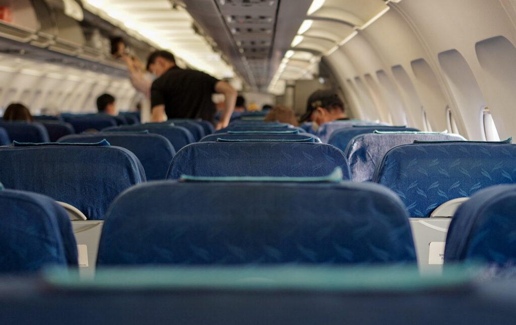 MISTERIJA REŠENA: Da li znate zbog čega su sedišta u avionima plave boje?