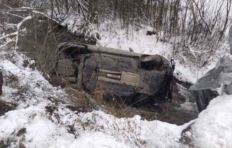 AUTOM SLETEO U ZALEĐENO JEZERO: Stravičan udes na putu ka Staroj planini