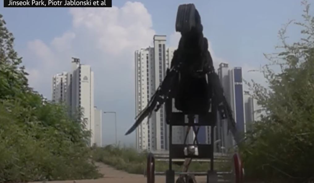 NAUČNICI OTKRILI MISTERIJU: Veza robota-dinosaurusa i perja je jasna (VIDEO)