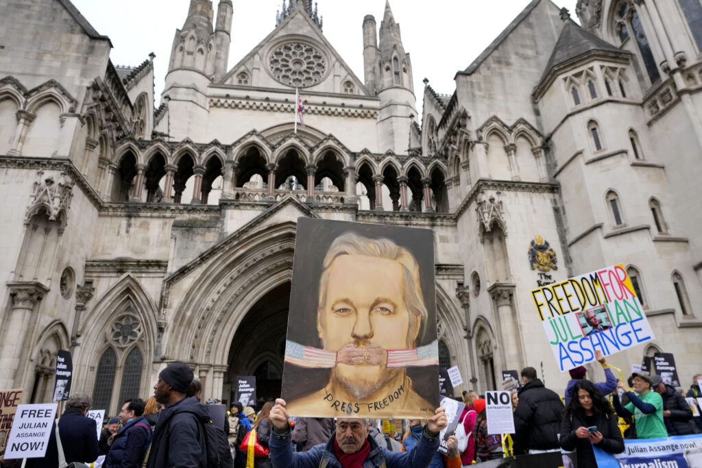 NASTVALJA SE SUĐENJE O IZRUČENJU U LONDONU: Sudnji dani Džulijana Asanža „Hoćete da umre na rate“