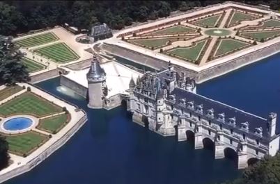I ŠTA ĆEMO SAD?! U čuvenom francuskom dvorcu KOSOVSKI BOJ – o srpskoj najvećoj pobedi se uvek brujalo (VIDEO)