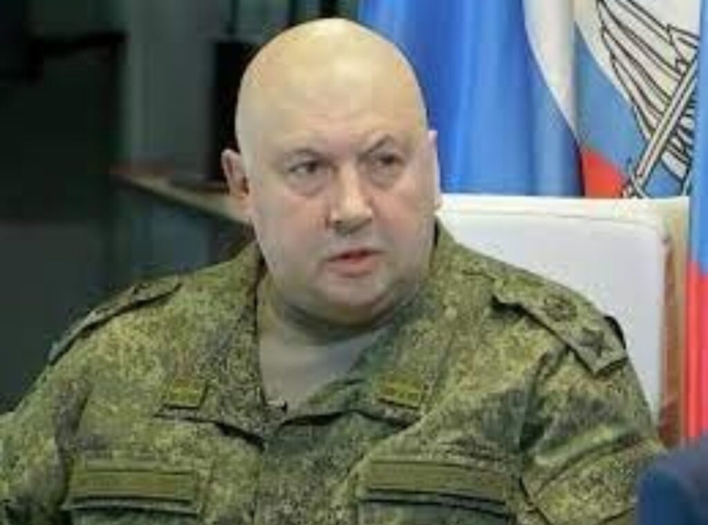 GENERAL SE POJAVIO: Interent se usijao od snimka u kome se Surovikin navodno vraća u Moskvu