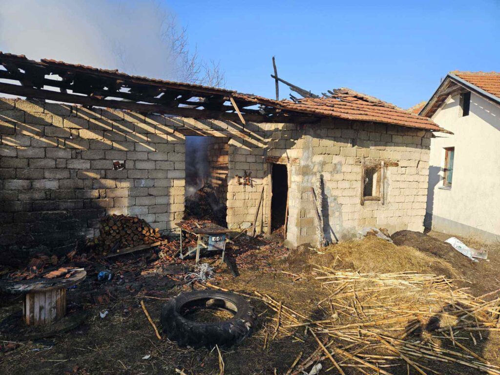 NASTAVLJA SE ZASTRAŠIVANJE SRBA: Požar u selu Odanovce na KiM najverovatnije podmetnut