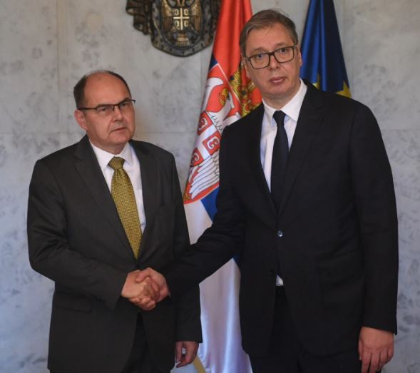 VUČIĆ RAZGOVARAO SA ŠMITOM: Srbija nedvosmisleno podržava Dejtonski sporazum