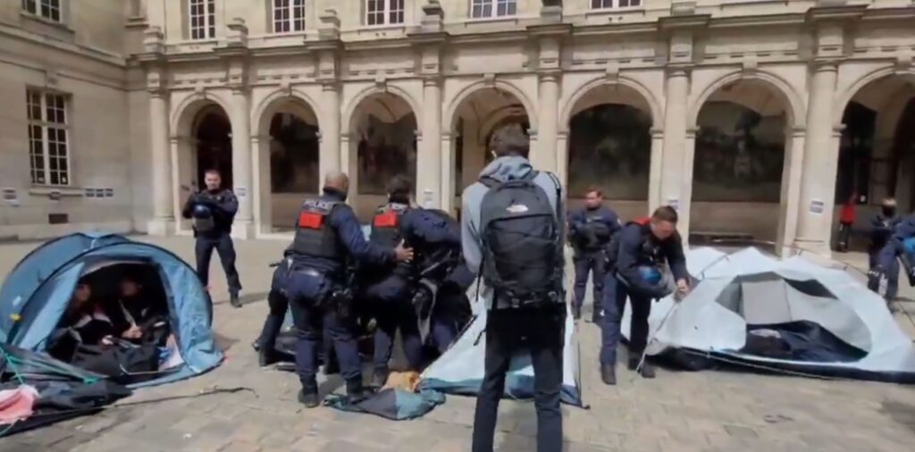 PARIZ: Policija intervenisala zbog propalestinskog protesta