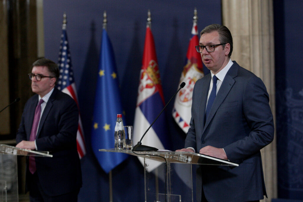 JEDANAEST GODINA NAS SVI LAŽU ZAJEDNO: Aleksandar Vučić i Džejms O’Brajan