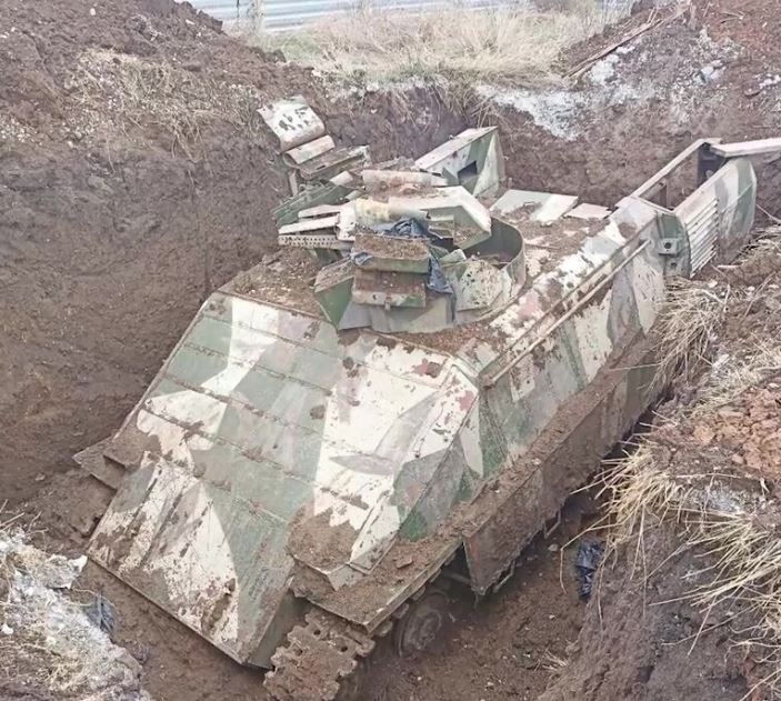 NJIME JE ZLOGLASNI AZOV ČINIO MASAKRE: Ruska vojska iskopala zloglasno oklopno vozilo Azovec