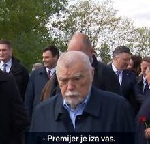 SAD JE I JAVNO:  Mesić otkrio šta misli o Plenkoviću, kamere slučajno zabeležile njegovu izjavu u Jasenovcu