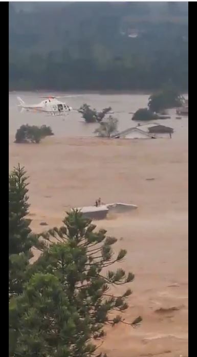 BOG SMRTI SE OKOMIO NA BRAZIL: Nemilosrdne poplave odnele preko 30 života, nestalo 60 ljudi – sve je uništeno (VIDEO)