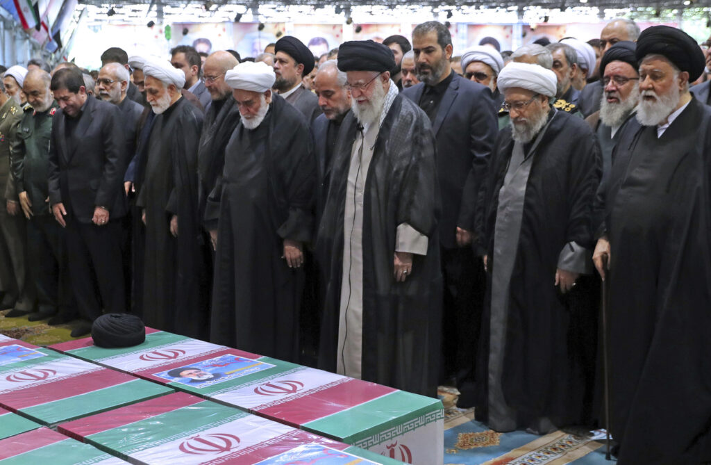 Iran – predsednik je sahranjen, počinje bitka za nove lidere