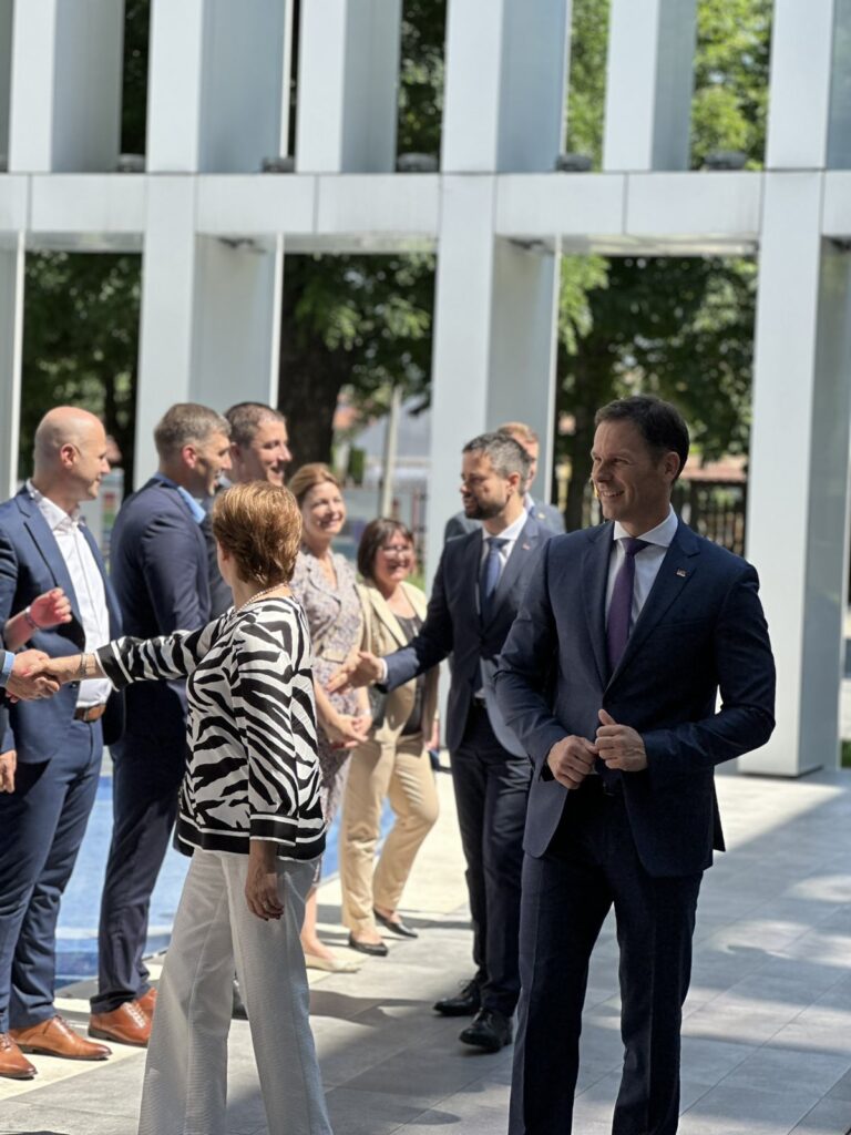 „SRBIJA JE EKONOMSKI LIDER U REGIONU“ Ministar BiH pohvalio srpske finansije, Siniša Mali sa delegacijom RS