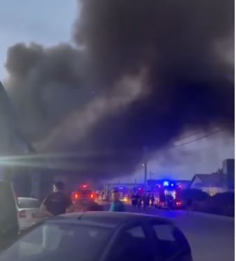 Veliki požar u Dobanovcima, gori magacin