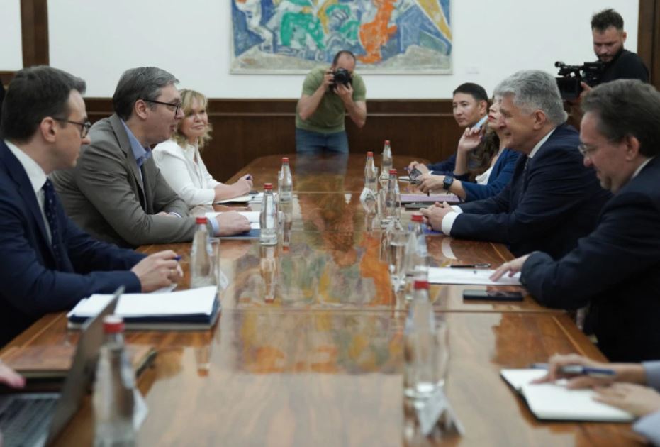 PRITISCI NA SRBE NESNOSNI: Vučić razgovarao sa Jenčom o ulozi UN u očuvanju mira na Kosovu i Metohiji i formiranju ZSO