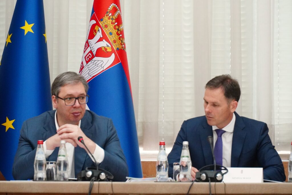 PREDSEDNIK VUČIĆ I MINISTAR MALI SA POSLOVNOM DELEGACIJOM MEDEF: Počeo sastanak u Palati Srbija