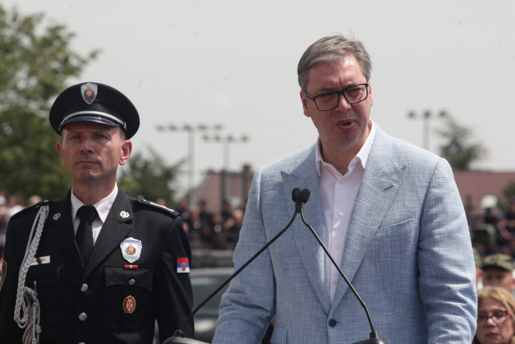 ŽANDARM MILOŠ ĆE BITI ODLIKOVAN: Nećemo imati milosti prema terorizmu u Srbiji rekao je Vučić