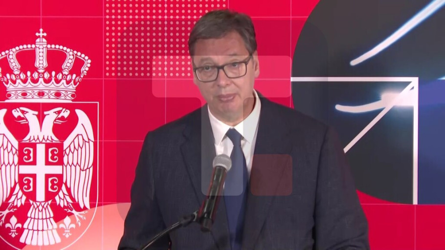 PREDSEDNIK VUČIĆ STIGAO U NOVI SAD! Cela Srbija zavijena u crno posle nesreće na železničkoj stanici!