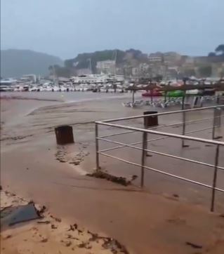 PAR POGINUO U POPLAVI U ŠPANIJI: Strašno nevreme na Majorci uništilo čitavu oblast