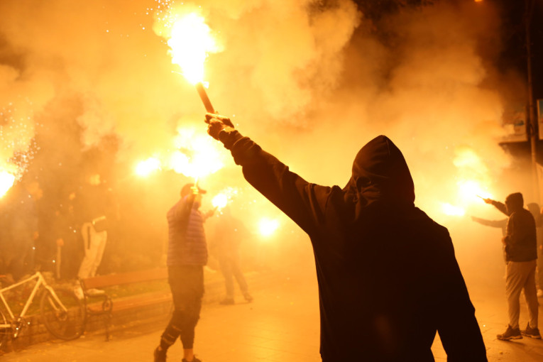 PROTESTI NAVIJAČA U PAZARU PRED MEČ SA PARTIZANOM: Utakmica se neće igrati!?