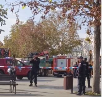 BAGERI STIGLI NA ŽELEZNIČKU STANICU U NOVOM SADU: Dramatične scene, kreće raščišćavanje ruševina (VIDEO)