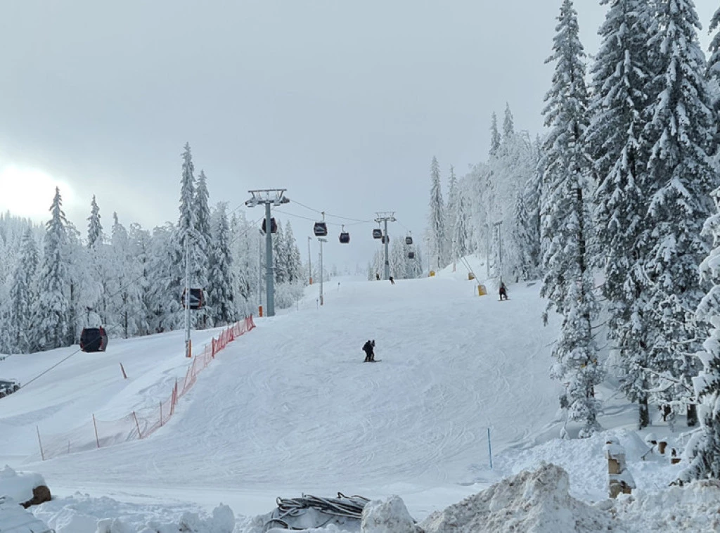 POČELA SKI SEZONA NA JAHORINI: Najbrojniji gosti iz Srbije