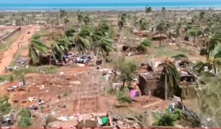 NA POMOLU HUMANITARNA KATASTROFA: Ostrvo opustošeno u naletu razornog ciklona (VIDEO)