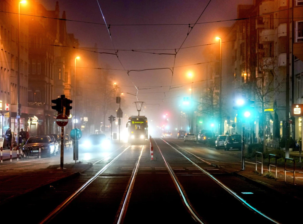 U STRAZBURU U SUDARU TRAMVAJA POVREĐENO NAJMANJE 50 OSOBA: Vatrogosaci na licu mesta