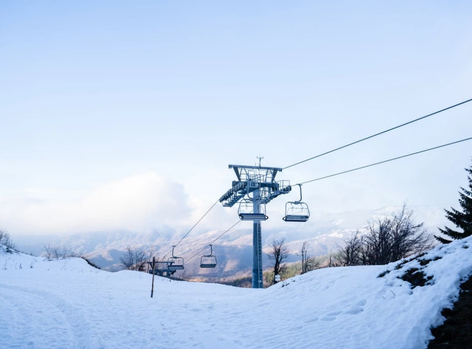 NAJMANJE TRIDESET OSOBA POVREĐENO U ŠPANIJI: Srušio se deo žičare u ski centru