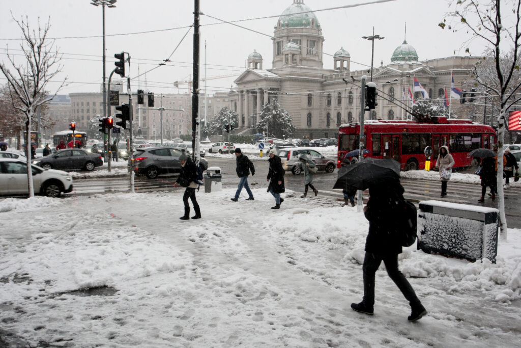 PRED SRBIJOM LEDENA NOĆ! Temperatura u gradovima pada na -15°C