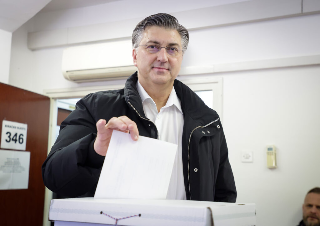 POSLE MILANOVIĆEVOG TRIJUMFA U HRVATSKOJ: Andrej Plenković zabranio odlazak na inauguraciju