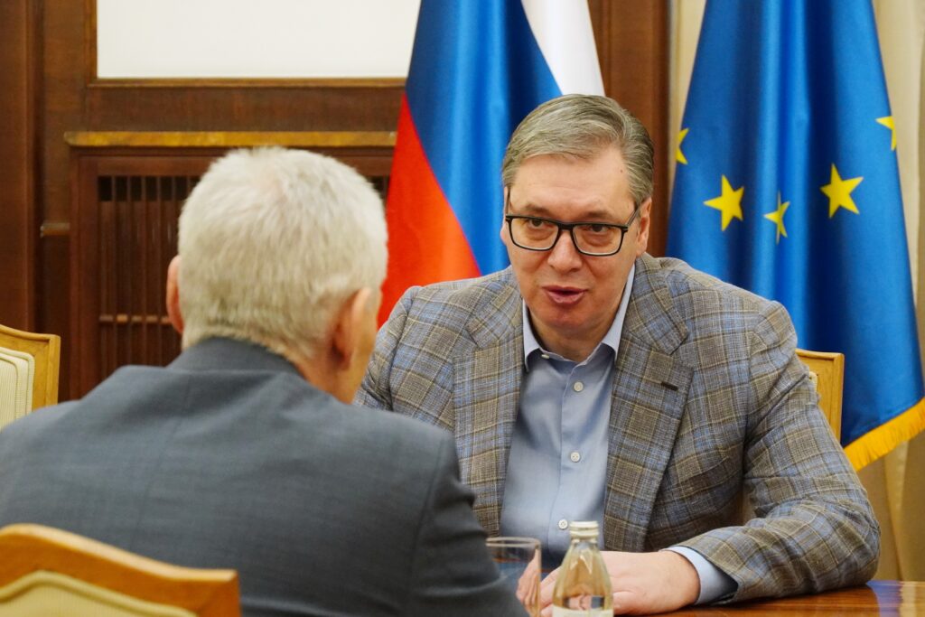 DOBAR I OTVOREN SASTANAK SA BOCAN-HARČENKOM: Vučić sa ruskim ambasadorom u Srbiji o posledicama sankcija NIS-u