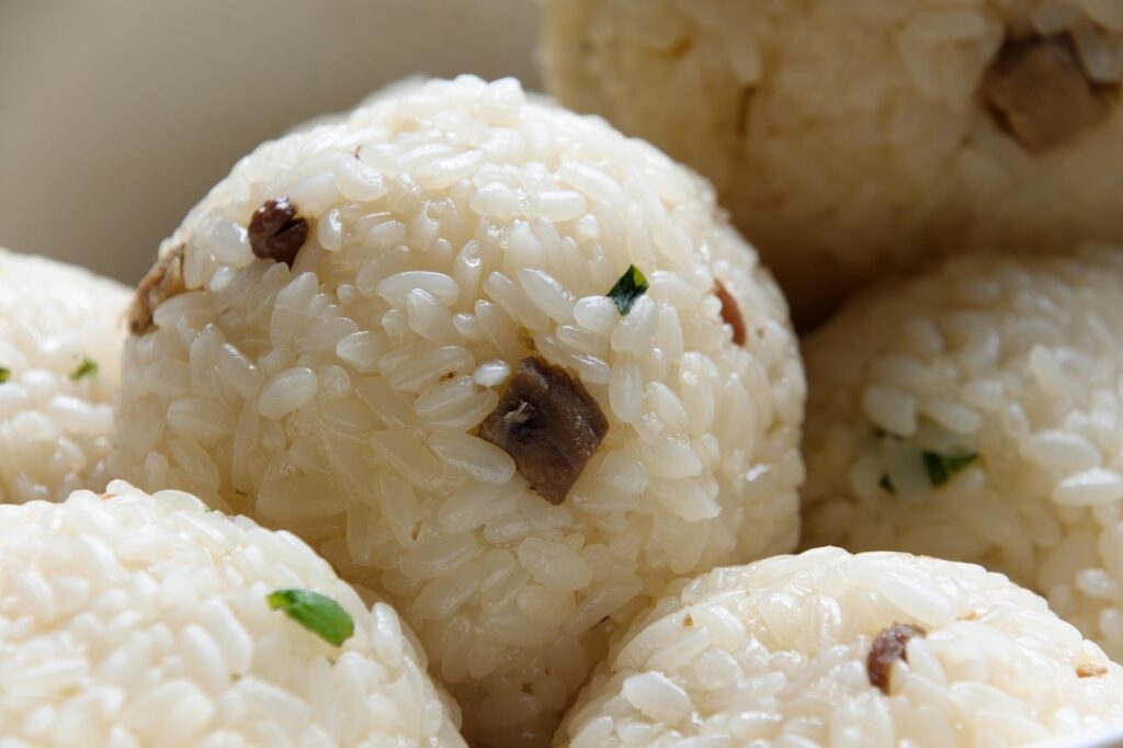 RECEPT DANA: Onigiri sa tunjevinom