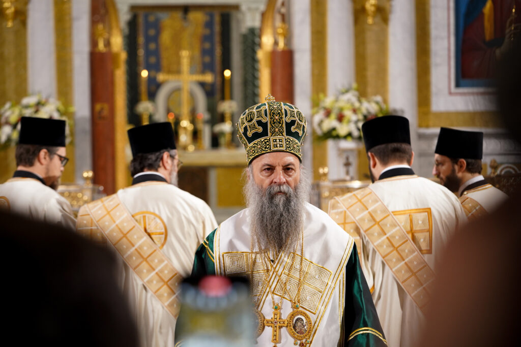 BORIMO SE ZA MIR: Patrijarh Porfirije služio je u Nedelju Pravoslavlja, svetu liturgiju