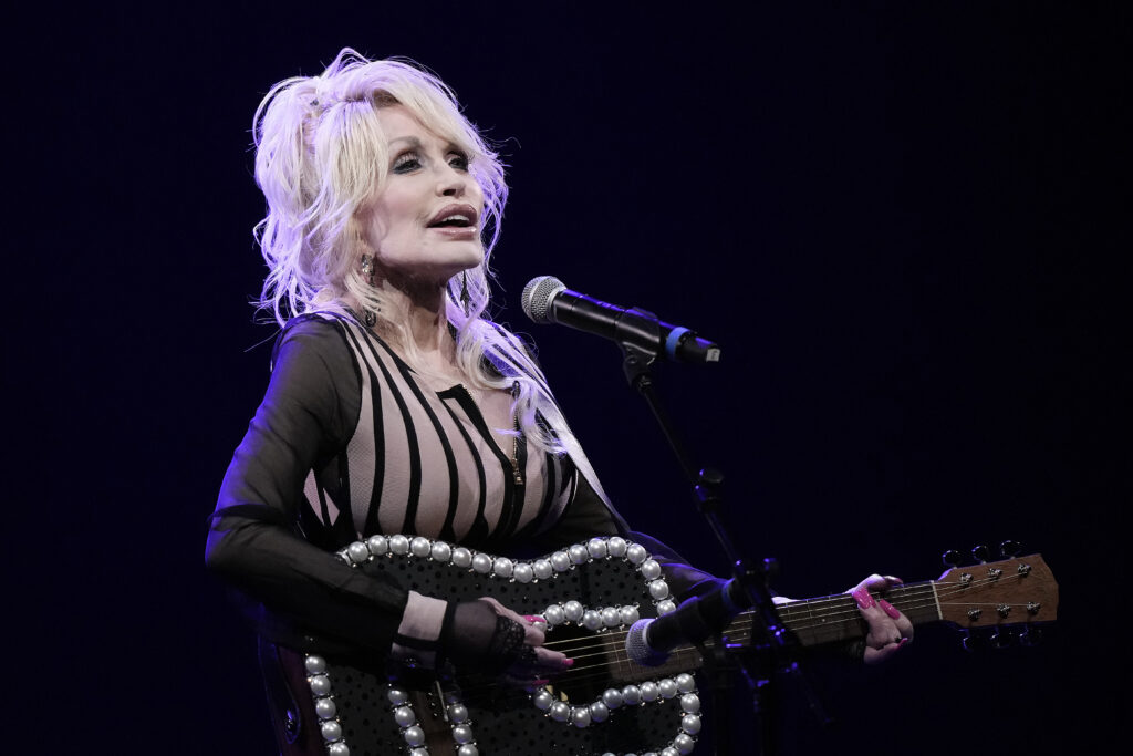 BOLAN ZAVRŠETAK 6 DECENIJA DUGE LJUBAVNE PRIČE: Ko je bio muž Doli Parton?