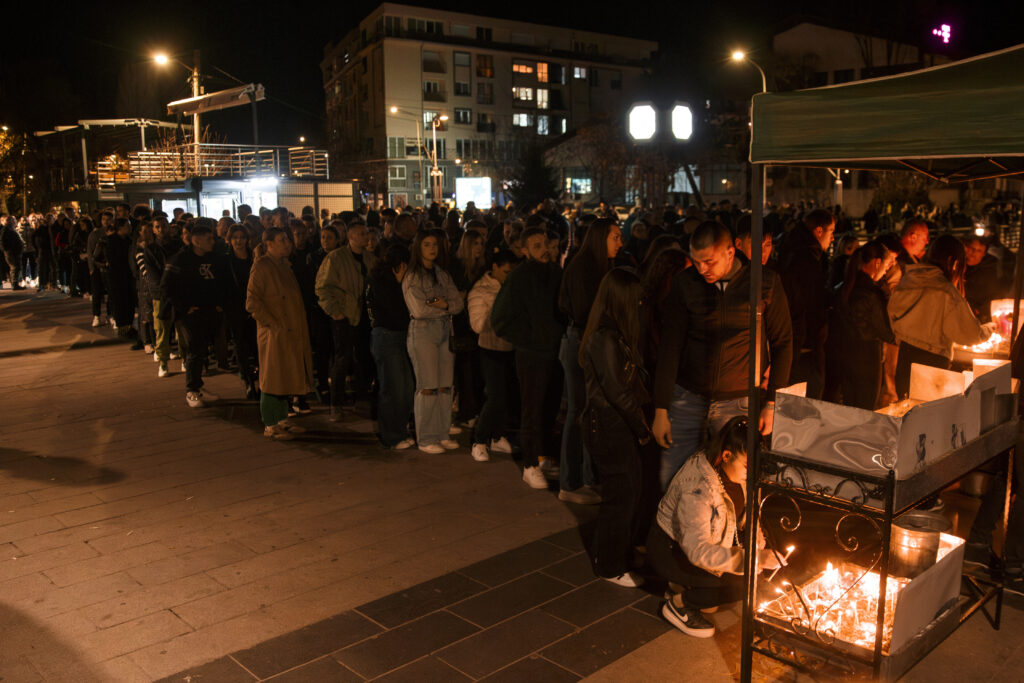 SVEŠTENIK SMIRIVAO GRAĐANE: Kočani hteli da sruše kuću gradonačelnika (VIDEO)