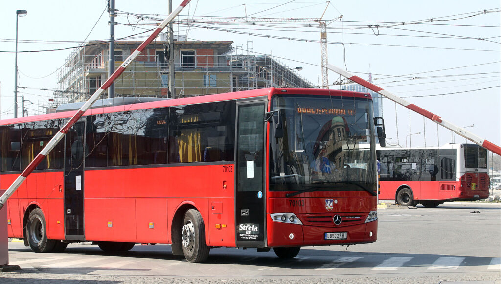 ZAVRŠENA BLOKADA GSP DEPOA: Proradile tramvajske i 16 autobuskih linija