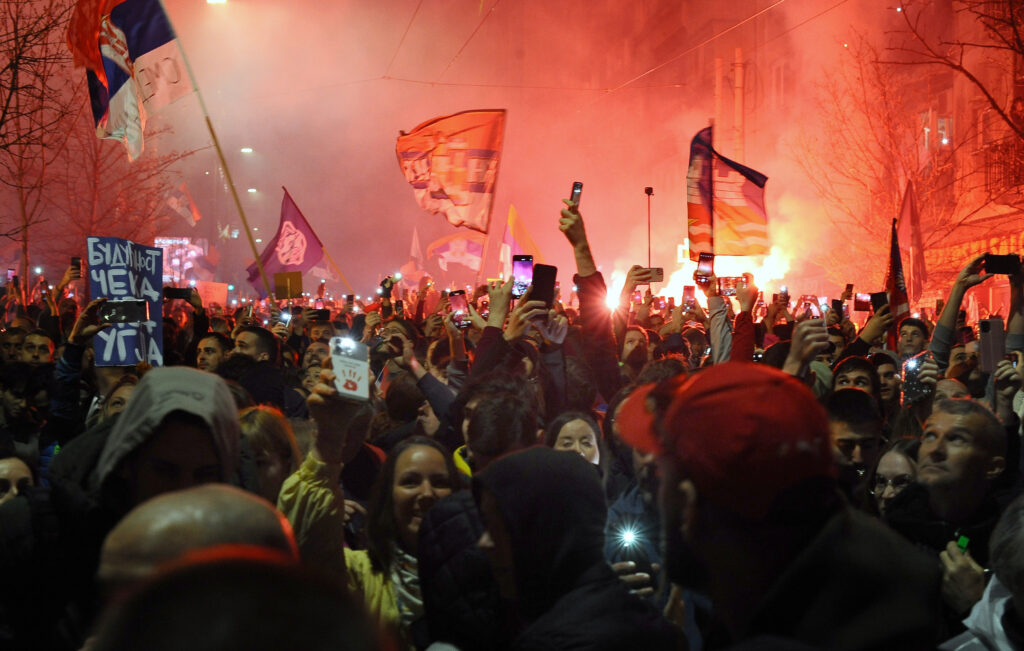 ZAVRŠEN PROTEST U BEOGRADU: Demonstranti se razilaze, skup prošao sa izolovanim incidentima