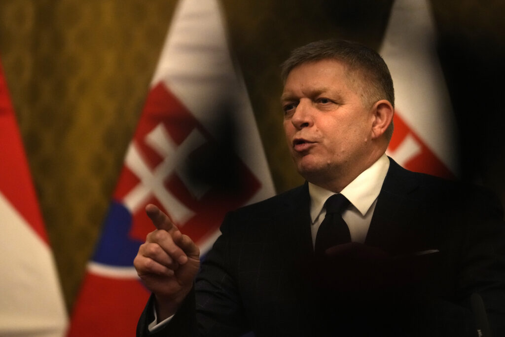 ON VOLI RAT I ODUGOVLAČI SUKOB: Robert Fico opleo po Volodimiru Zelenskom