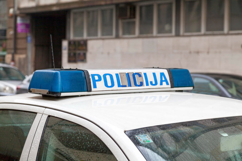 TUŽNE SCENE IZ GACKA: Devojčica prminula u saobraćajnoj nesreći