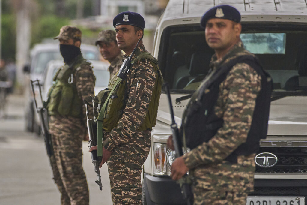 NAJMANJE PET OSOBA POGINULO: Pakistan prvi put napao Indiju