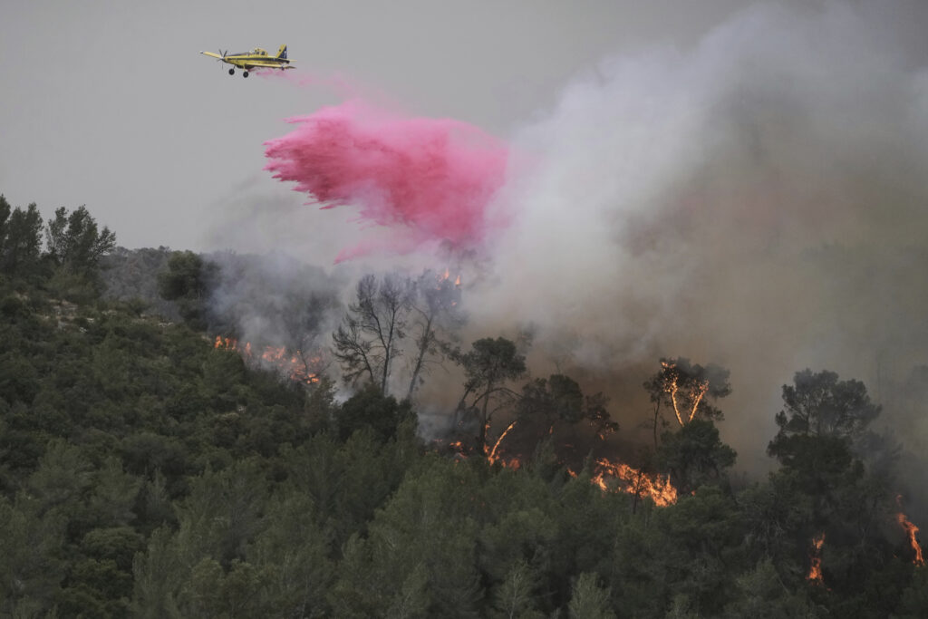 HELIKOPTERI VELIKE NOSIVOSTI: Srbija ponudila pomoć Izraelu u gašenju požara