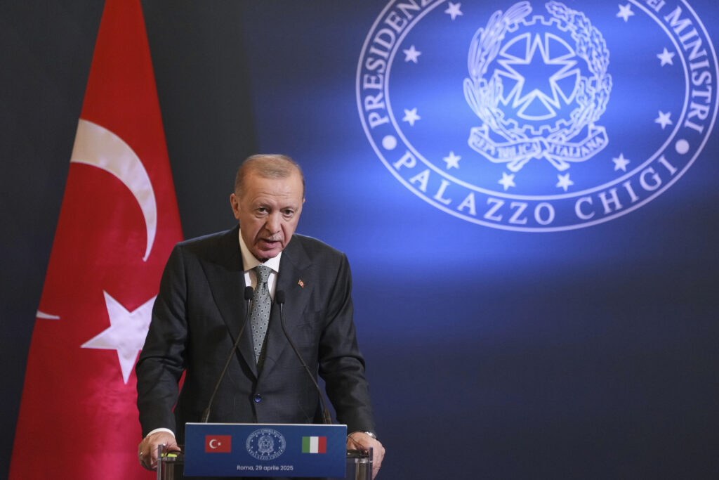 ISTORIJSKA PREKRETNICA U OKONČANJU RATA: Oglasio se Erdogan o pregovorima Rusije i Ukrajine